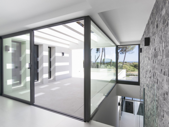 Beach villa – Marbella East 6bedroom modern villa for sale