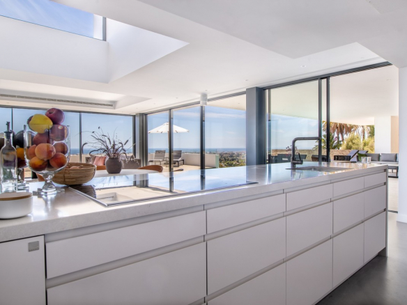 🏡 For Sale: Spectacular Modern Villa in La Quinta, Benahavís 🌅✨ Gated – Sea Views