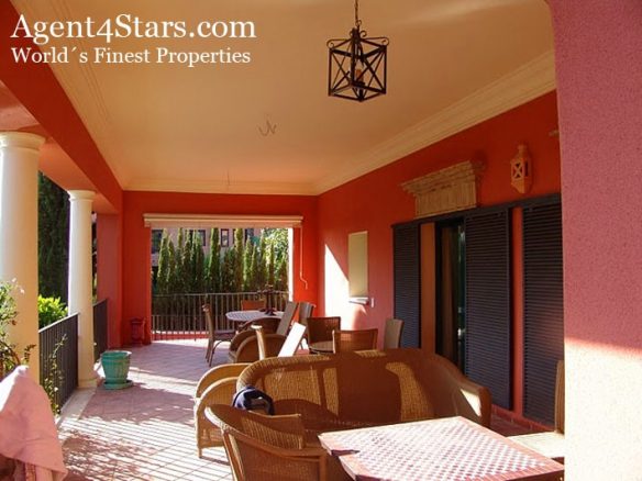 Golden Mile – Villa for sale in gated community