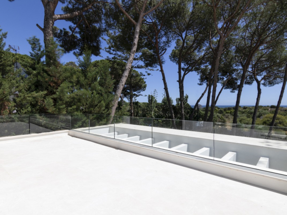 Beach villa – Marbella East 6bedroom modern villa for sale