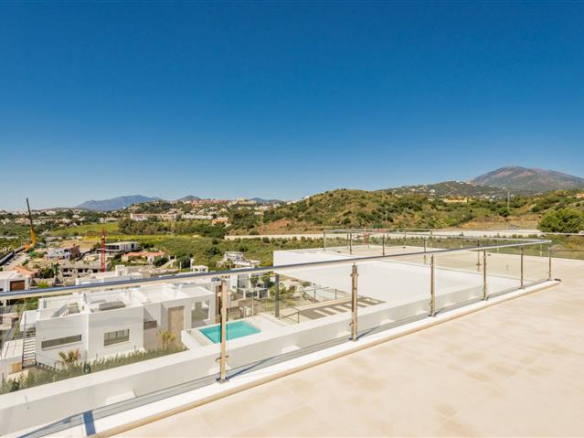 SOLD – Nueva Andalucia – Modern villa – Sea Views