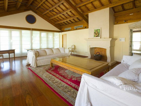 Marbella East – Beachfront Mansion  – For rent