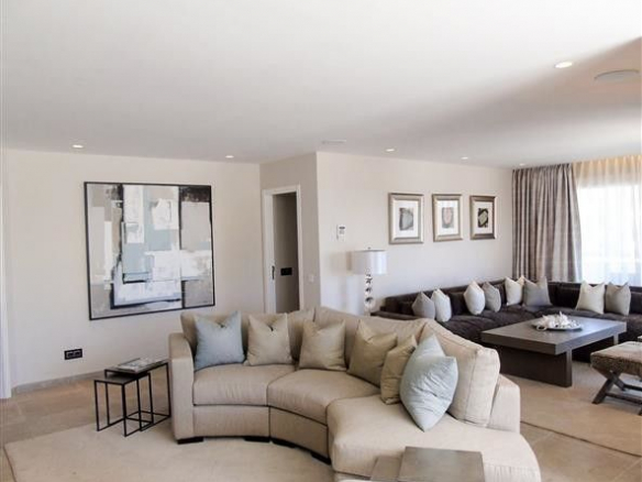 Los Granados de Banús  3 bedroom apartment for rent near Puerto Banus Sea views