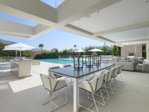 SOLD – LA VILLA – Nueva Andalucia – 9B Modern villa – Panoramic views