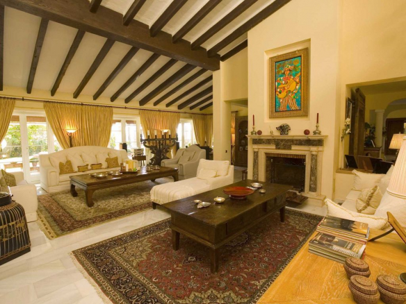 Marbella East – Beachfront Mansion  – For rent