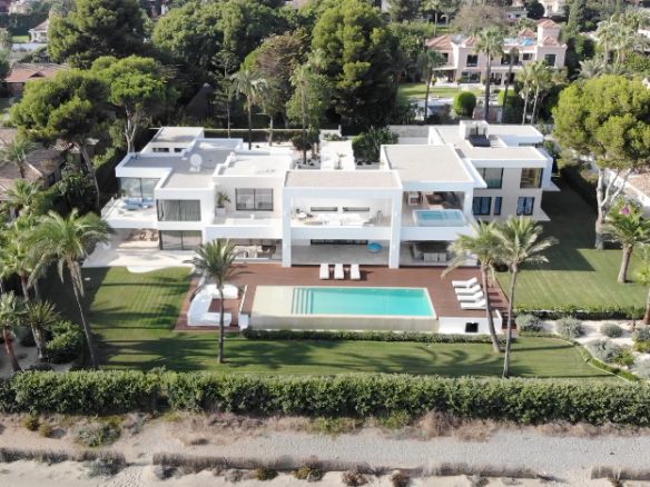 Beachfront Mansion – 10 min  Puerto Banus – RENT
