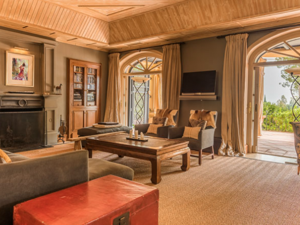 EL MADRONAL Mansion on 20.000m2 plot.Tennis court
