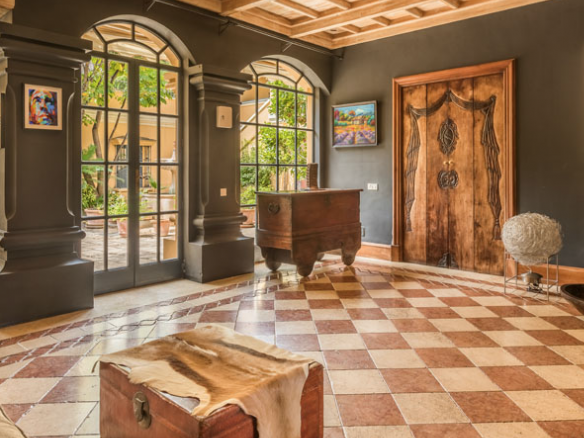 EL MADRONAL Mansion on 20.000m2 plot.Tennis court