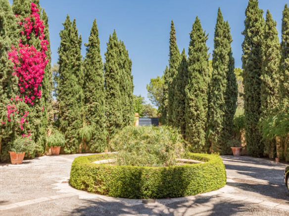 EL MADRONAL Mansion on 20.000m2 plot.Tennis court