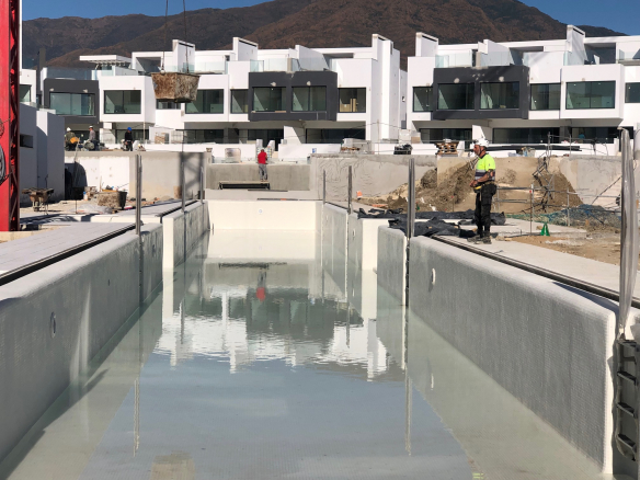 Estepona Beach – 50  Townhouses of 3, 4 & 5 bedrooms