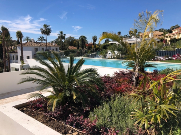 SOLD   – Nueva Andalucia – Modern 6B villa – Panoramic views 🌟