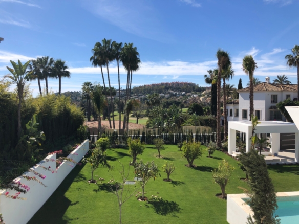 SOLD   – Nueva Andalucia – Modern 6B villa – Panoramic views 🌟