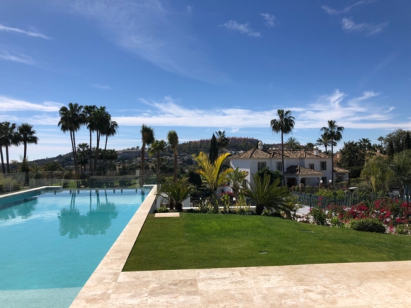 SOLD   – Nueva Andalucia – Modern 6B villa – Panoramic views 🌟