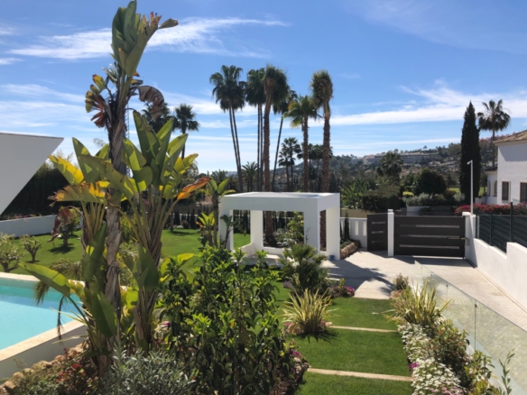 SOLD   – Nueva Andalucia – Modern 6B villa – Panoramic views 🌟