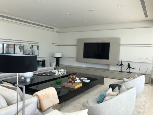 SOLD   – Nueva Andalucia – Modern 6B villa – Panoramic views 🌟