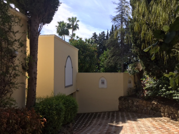 Benahavis – 8B  Mansion – 2 Guest Houses