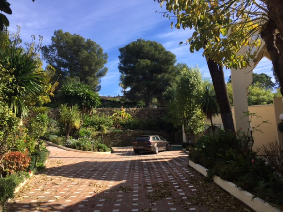 Benahavis – 8B  Mansion – 2 Guest Houses