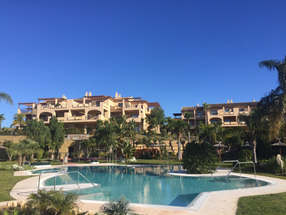 Señorio de cifuentes  Benahavis  – Penthouse & Apts for sale