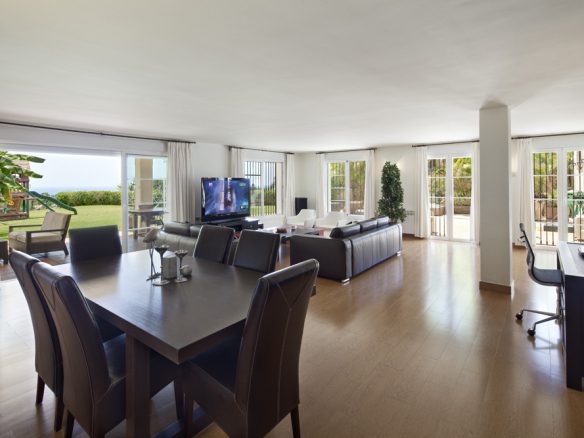 🌴 Unique Country Estate with Hotel Permit – Marbella 🏨✨