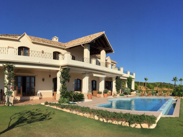 Estepona Hillside Mansion with amazing Seaviews