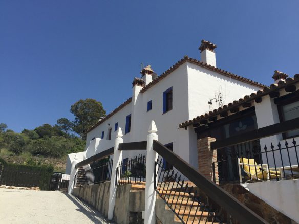15min from Puerto Banus – Rustic Hotel