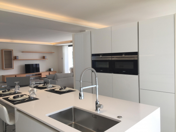 Golden Mile –  Modern villa – Sea views – Turnkey