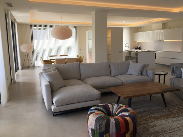 Golden Mile –  Modern villa – Sea views – Turnkey
