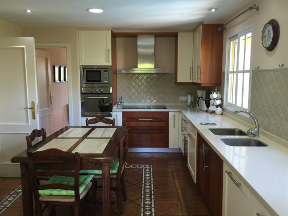 Nueva Andalucia villa to rent short & long term