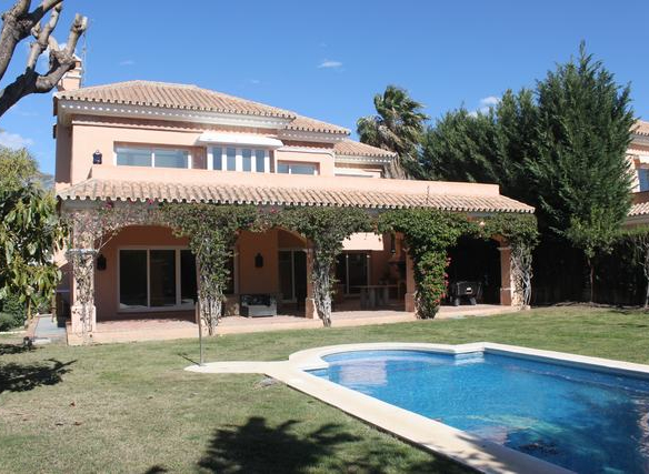 Nueva Andalucia – 4B villa – Lift