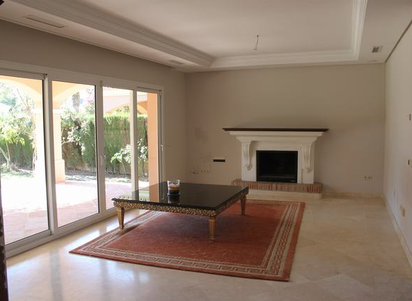 Nueva Andalucia – 4B villa – Lift