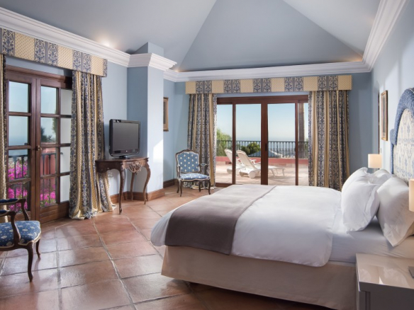 La Zagaleta villa for rent (14 guests) – Amazing Sea views