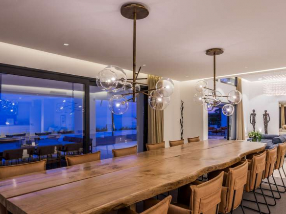 Beachfront Mansion – 10 min  Puerto Banus – RENT