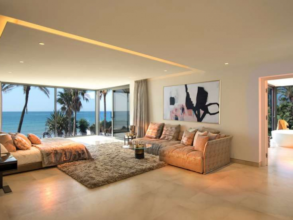 Beachfront Mansion – 10 min  Puerto Banus – RENT
