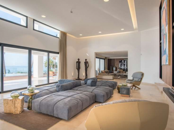 Beachfront Mansion – 10 min  Puerto Banus – RENT