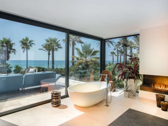 Beachfront Mansion – 10 min  Puerto Banus – RENT