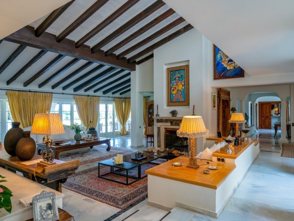 Marbella East – Beachfront Mansion  – For rent