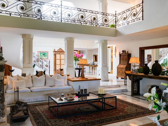 Marbella East – Beachfront Mansion  – For rent