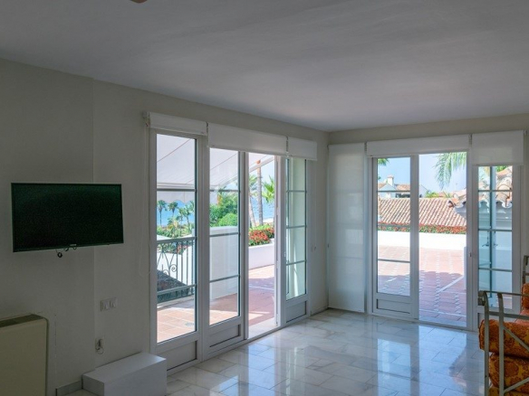 Marbella East – Beachfront Mansion  – For rent