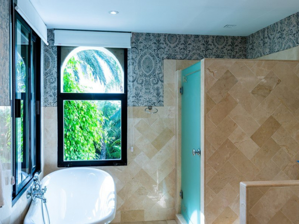 Marbella East – Beachfront Mansion  – For rent
