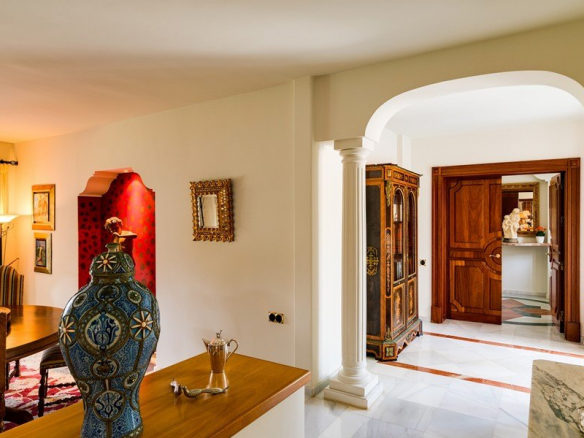 Marbella East – Beachfront Mansion  – For rent