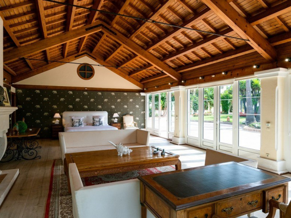 Marbella East – Beachfront Mansion  – For rent