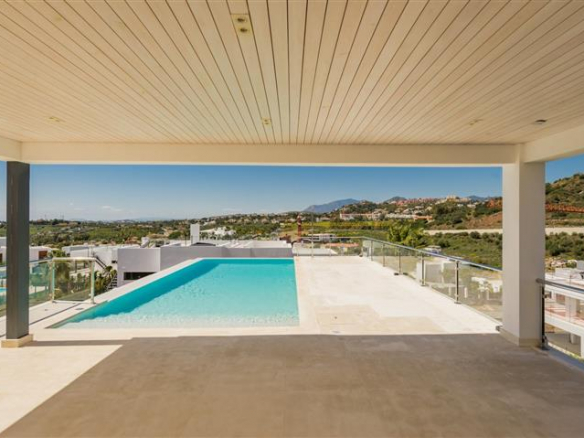 SOLD – Nueva Andalucia – Modern villa – Sea Views