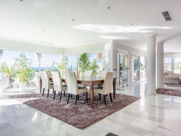 Marbella East – Beachfront  Mansion for sale