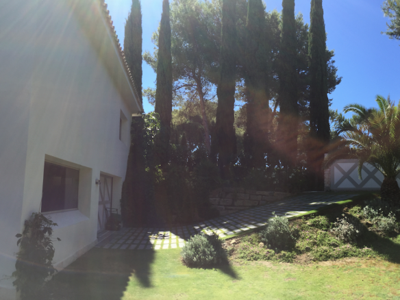 Marbella villa for sale & rent in a private urbanization