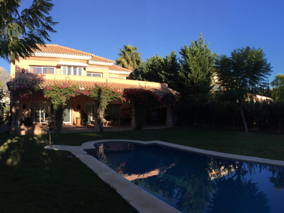 Nueva Andalucia – 4B villa – Lift