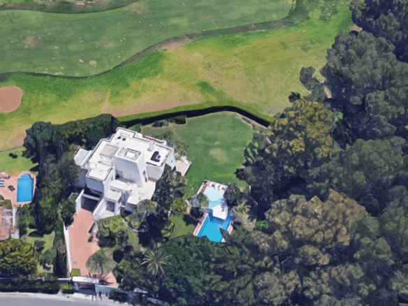 Nueva Andalucia villa 1st line Golf for Sale & Rent.