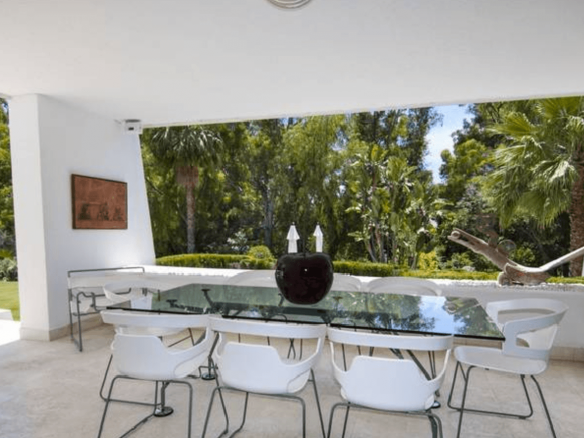 Nueva Andalucia villa 1st line Golf for Sale & Rent.