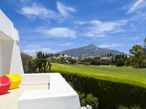 Nueva Andalucia villa 1st line Golf for Sale & Rent.