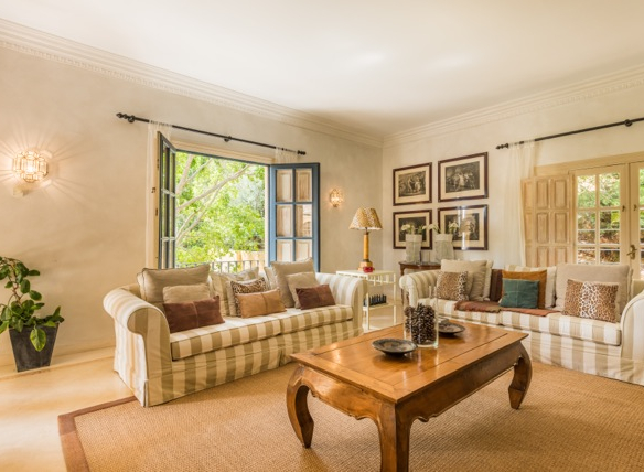 EL MADRONAL Mansion on 20.000m2 plot.Tennis court