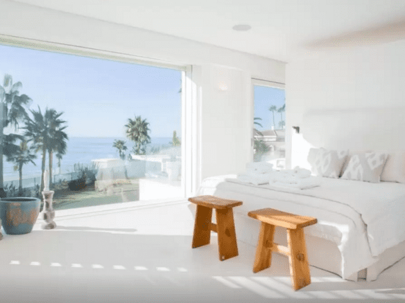 Golden Mile – Modern 7bed Beachfront villa